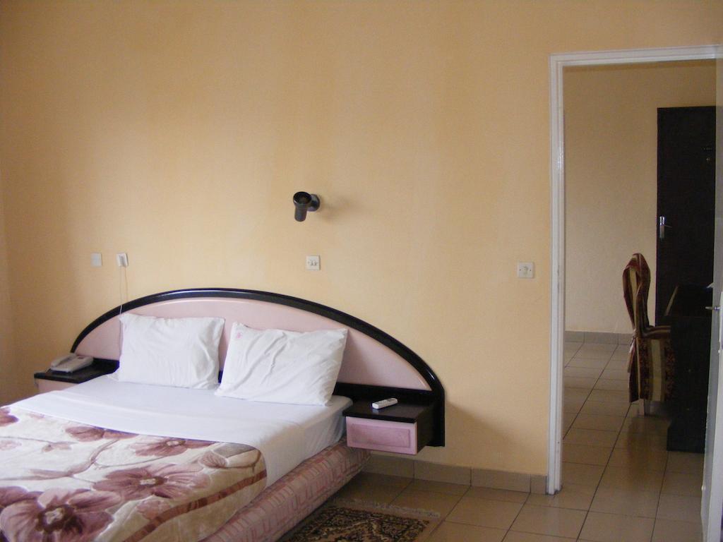 Hotel Beausejour Mirabel Bonabéri Zimmer foto